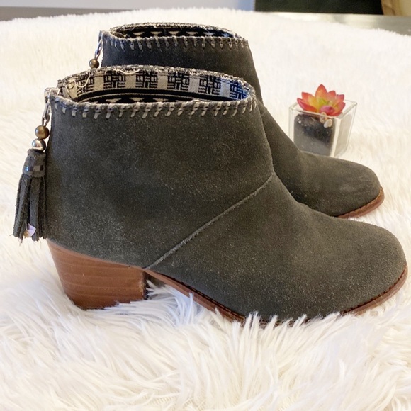 TOMS x Zappos Leila Grey Suede Heel Ankle Bootie tassel women’s 6.5 - Picture 4 of 8